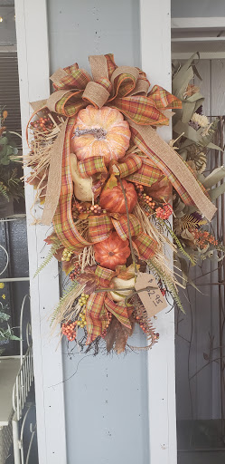 Florist «Jewels Floral Boutique», reviews and photos, 1039 N 8th St, Vincennes, IN 47591, USA