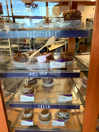 Ice Cream Shop «Cold Stone Creamery», reviews and photos, 2015 S Hurstbourne Pkwy, Louisville, KY 40220, USA