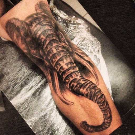 Tattoo Shop «Think Ink Tattoos», reviews and photos, 21626 Ventura Blvd, Woodland Hills, CA 91364, USA