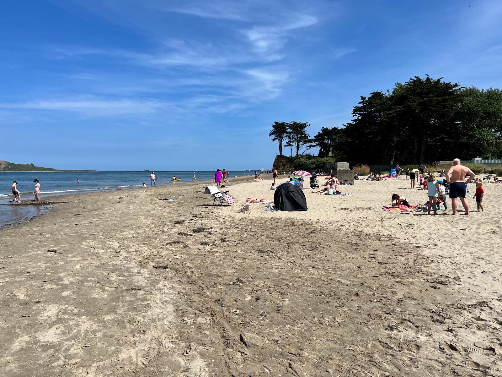 Foto van Burrow beach met helder zand oppervlakte