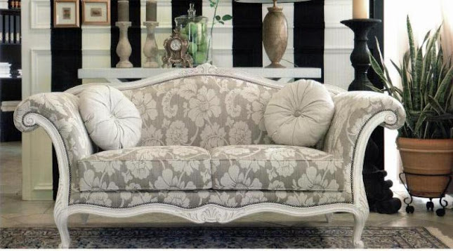 Έπιπλα Τσιρώνης - Εμπορικό πολυκατάστημα