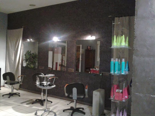 Peluquería Hache Cuatro en Requejada, Santander