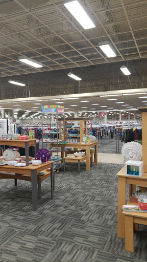 Clothing Store «Burlington Coat Factory», reviews and photos, 940 Silver Ln, East Hartford, CT 06118, USA