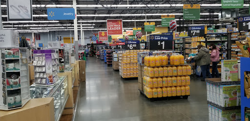 Supermarket «Walmart Supercenter», reviews and photos, 612 E Main St, Hohenwald, TN 38462, USA