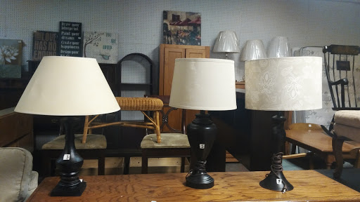 Used Furniture Store «Emmitsburg Auction», reviews and photos, 17319 N Seton Ave, Emmitsburg, MD 21727, USA