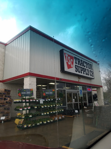 Home Improvement Store «Tractor Supply Co.», reviews and photos, 1266 US-641, Paris, TN 38242, USA