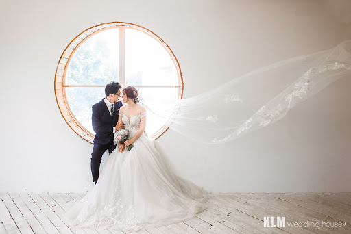 KLM Wedding House