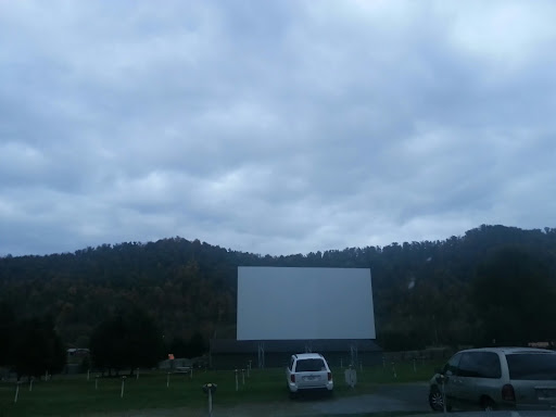 Drive-in Movie Theater «Twin City Drive-In Theatre», reviews and photos, 2512 Volunteer Pkwy, Bristol, TN 37620, USA