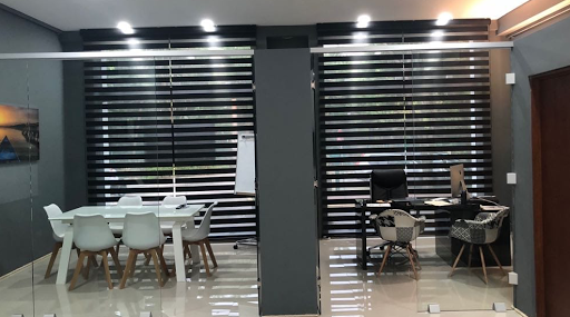Persianas, Piso Laminado, Vinilico Y Pasto Sintético