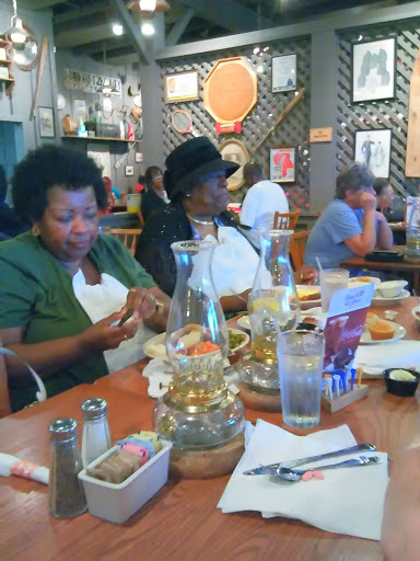 American Restaurant «Cracker Barrel Old Country Store», reviews and photos, 2255 E Sharon Rd, Sharonville, OH 45241, USA