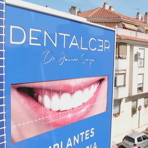 Clínica DentalCer Mijas Costa - Dr. Javier Cerezo - C. Jazmín, 51, 29651 Las Lagunas de Mijas, Málaga