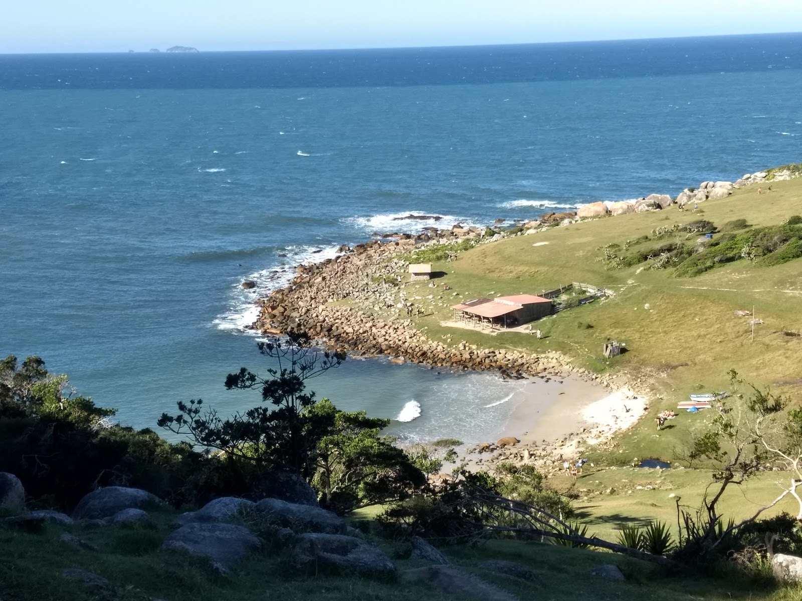 Praia do Maso'in fotoğrafı turkuaz saf su yüzey ile