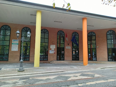 Scuola Primaria e Secondaria. Via Roma, 83020 Contrada AV, Italia