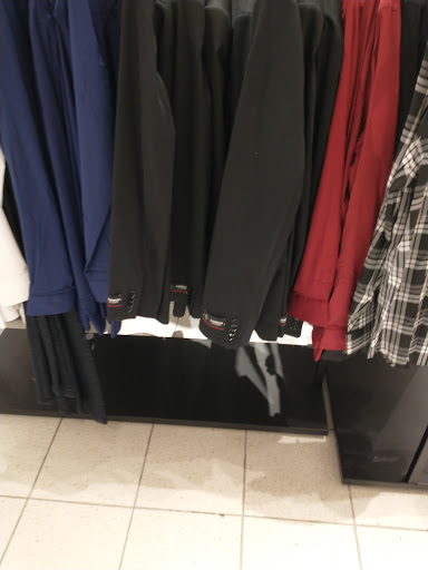 Clothing Store «Express», reviews and photos, 1400 Willowbrook Mall, Wayne, NJ 07470, USA