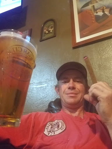 Tobacco Shop «Stogies Cigar Lounge», reviews and photos, 230 W Pine St, Lodi, CA 95240, USA