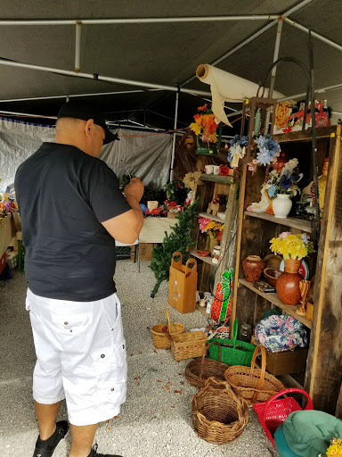 Flea Market «Olde Tyme Flea Market», reviews and photos, 5400 State Rd 46, Nashville, IN 47448, USA