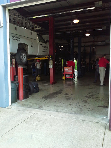 Auto Repair Shop «Fleet Doc Auto Repair & Maintenance», reviews and photos, 1031 Contract St, Lexington, KY 40505, USA