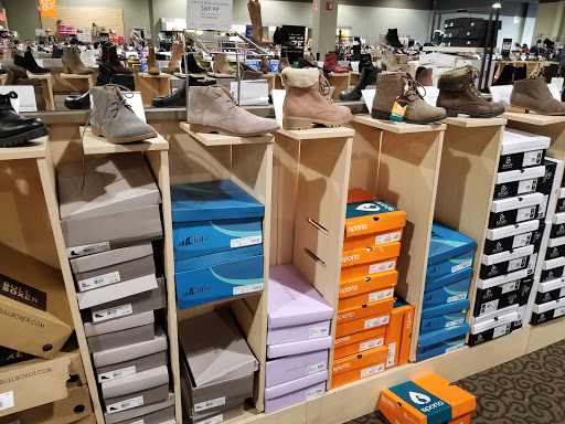 Shoe Store «DSW Designer Shoe Warehouse», reviews and photos, 202 Orland Park Pl, Orland Park, IL 60462, USA