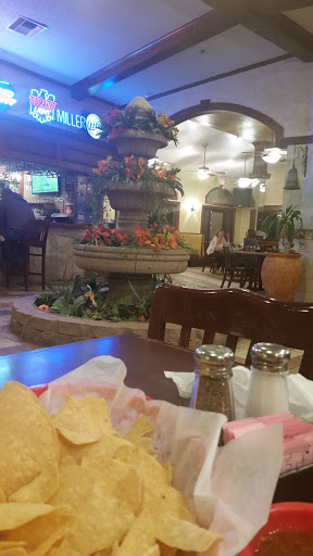 Mexican Restaurant «Los Cucos Mexican Restaurant», reviews and photos, 920 I-10, Seguin, TX 78155, USA