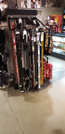 Clothing Store «Zumiez», reviews and photos, 5900 Sugarloaf Pkwy #509, Lawrenceville, GA 30043, USA