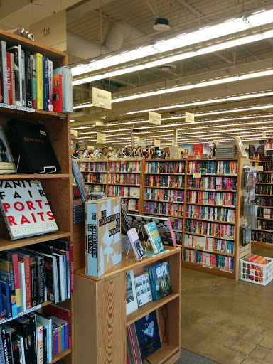 Book Store «Half Price Books», reviews and photos, 366 W Army Trail Rd, Bloomingdale, IL 60108, USA