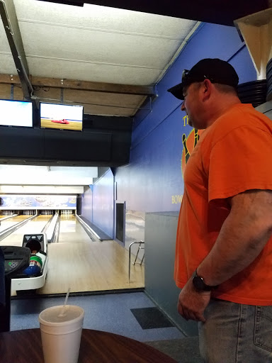 Bowling Alley «Terrell Bowling Center», reviews and photos, 2500 W Moore Ave, Terrell, TX 75160, USA
