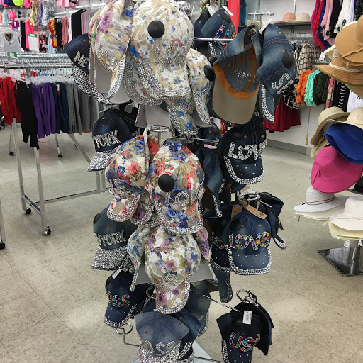 Department Store «Shoppers World (#25 Reisterstown Plaza)», reviews and photos, 6790 Reisterstown Rd, Baltimore, MD 21215, USA