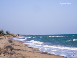 Foto af Rocky Beach med rummelig kyst