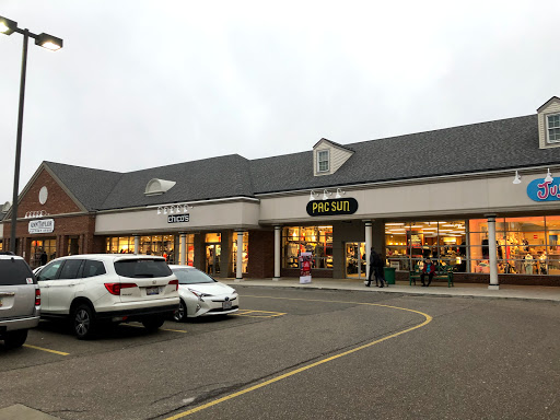 Shopping Mall «Aurora Farms Premium Outlets», reviews and photos, 549 S Chillicothe Rd, Aurora, OH 44202, USA