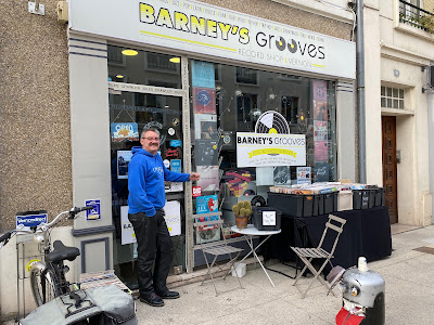 BARNEY'S GROOVES Record Shop - Vernon à Vernon