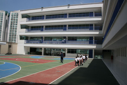 Pinecrest International School