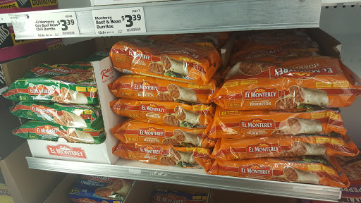 Grocery Store «Save-A-Lot», reviews and photos, 2402 E 13th St N, Wichita, KS 67214, USA