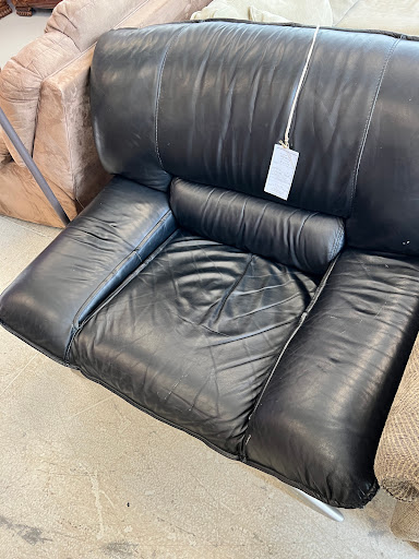 Thrift Store «WINGS Resale Store», reviews and photos, 300 W Golf Rd, Schaumburg, IL 60195, USA