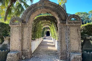 histórico El Retiro Garden image