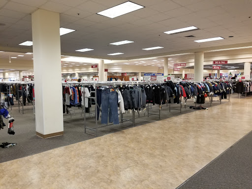 Clothing Store «Burlington Coat Factory», reviews and photos, 900 Commons Dr #414, Dothan, AL 36303, USA