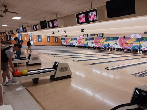 Bowling Alley «Fair Haven Lanes», reviews and photos, 711 E Hawley St, Mundelein, IL 60060, USA