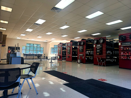 Tire Shop «Les Schwab Tire Center», reviews and photos, 11038 WA-525 #8, Clinton, WA 98236, USA