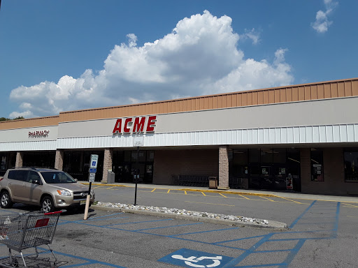 Shopping Mall «Newport Plaza», reviews and photos, 125 Eighteenth St, Jersey City, NJ 07310, USA