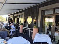 Atmosphère du Restaurant gastronomique Restaurant le Vivier, L'Isle-sur-la-Sorgue - n°14