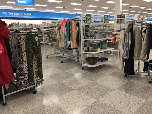 Clothing Store «Ross Dress for Less», reviews and photos, 1237 E Golf Rd, Schaumburg, IL 60173, USA