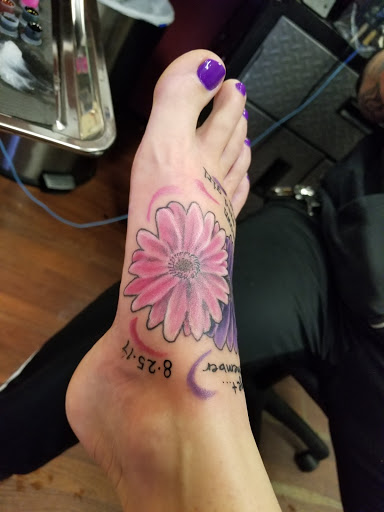 Tattoo Shop «Dixie Tattoo Company», reviews and photos, 5324 Dixie Hwy, Waterford Twp, MI 48329, USA