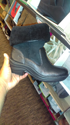 Department Store «Nordstrom Rack Glendale Fashion Center», reviews and photos, 227 N Glendale Ave, Glendale, CA 91206, USA