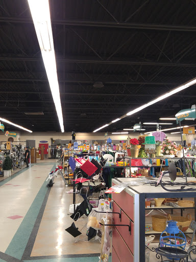 Thrift Store «Thrift Town», reviews and photos, 3900 Menaul Blvd NE, Albuquerque, NM 87110, USA