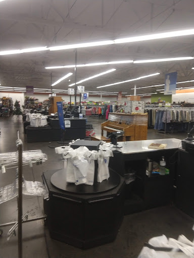 Thrift Store «Goodwill Retail Store & Donation Center», reviews and photos, 6161 W Bell Rd, Glendale, AZ 85306, USA