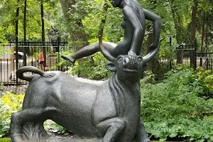 Leo Mol Sculpture Garden image