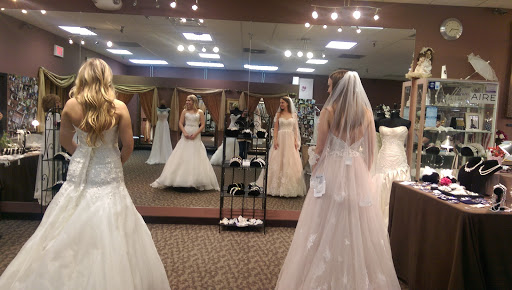 Bridal Shop «Bella Bridal Gallery», reviews and photos, 4301 Orchard Lake Rd Suite 190, West Bloomfield Township, MI 48323, USA