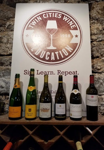 Wine Store «North Loop Wine & Spirits», reviews and photos, 218 N Washington Ave, Minneapolis, MN 55401, USA