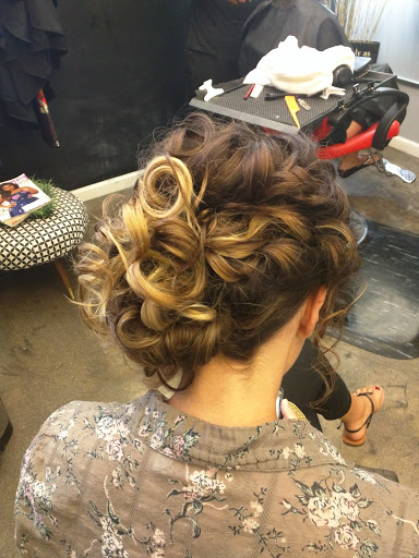 Beauty Salon «Abls A Paul Mitchell Salon», reviews and photos, 577 W Douglas Ave, Wichita, KS 67213, USA