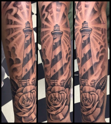 Tattoo Shop «No Guts No Glory Tattoo», reviews and photos, 1333 NW U.S. 101, Lincoln City, OR 97367, USA