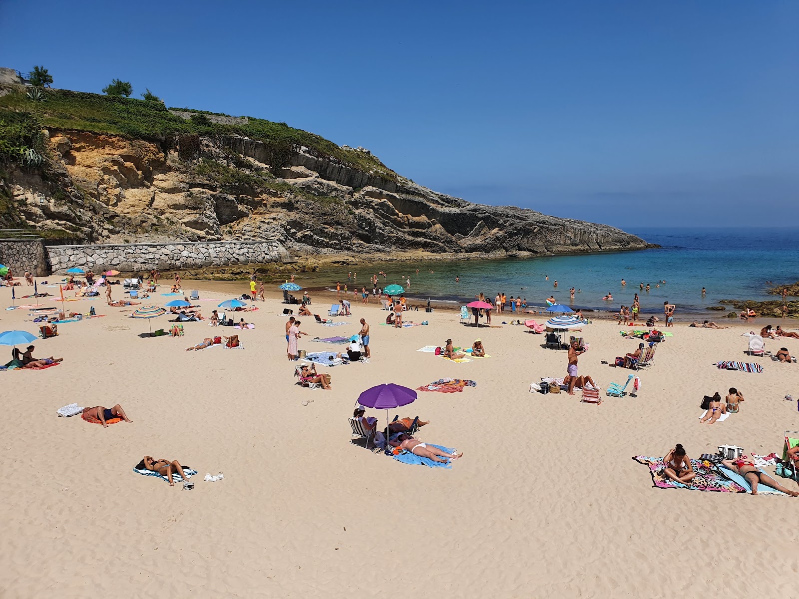 Foto de Playa de El Sablon com areia fina e brilhante superfície